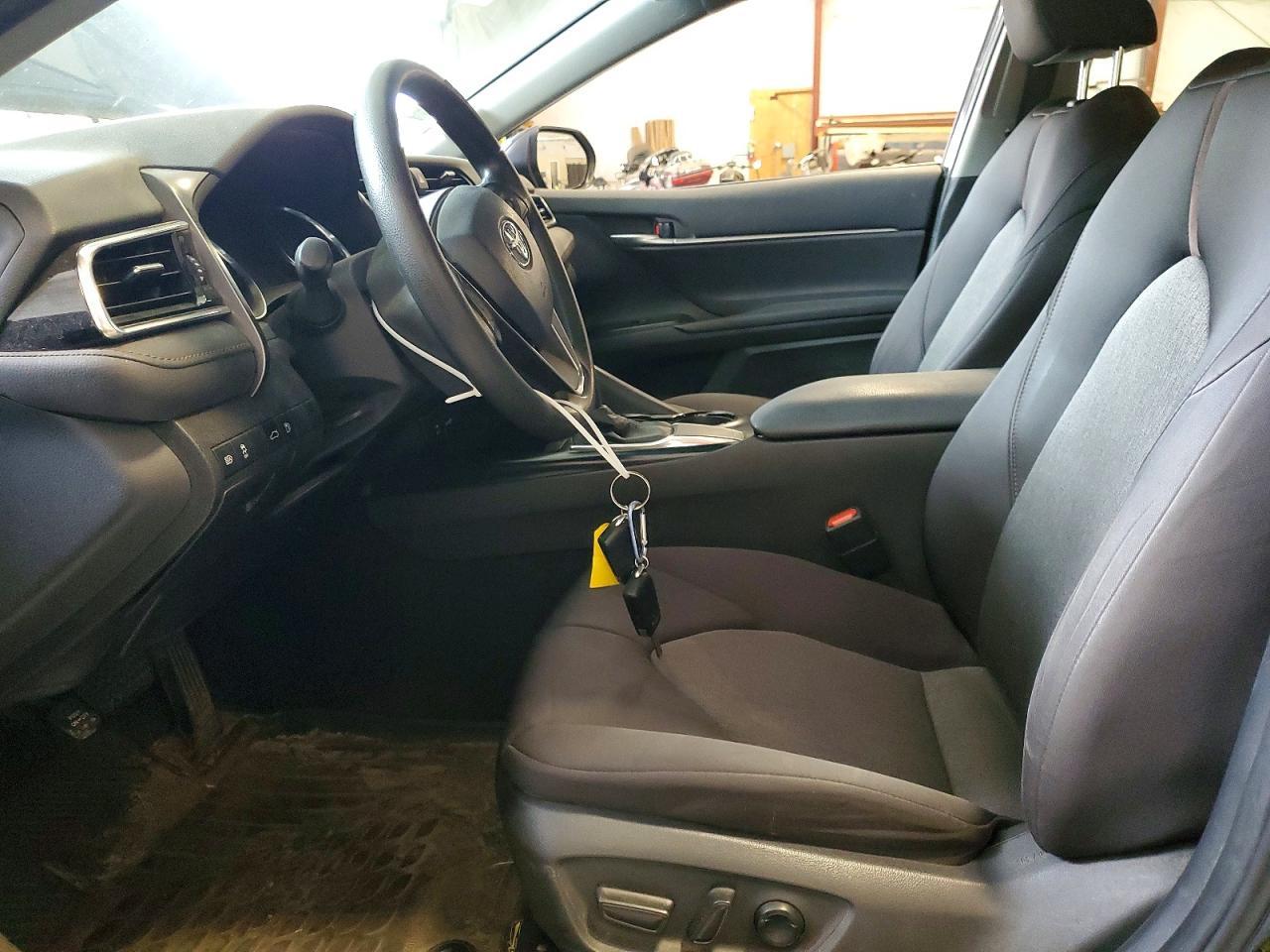 2018 Toyota Camry Le - zdjęcie 7