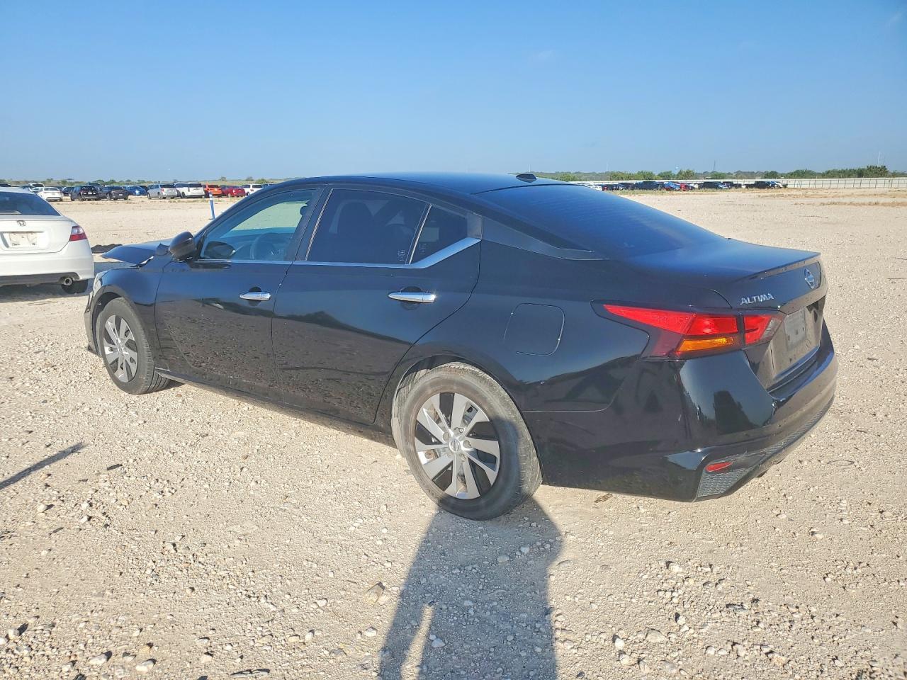 2019 Nissan Altima S - zdjęcie 2
