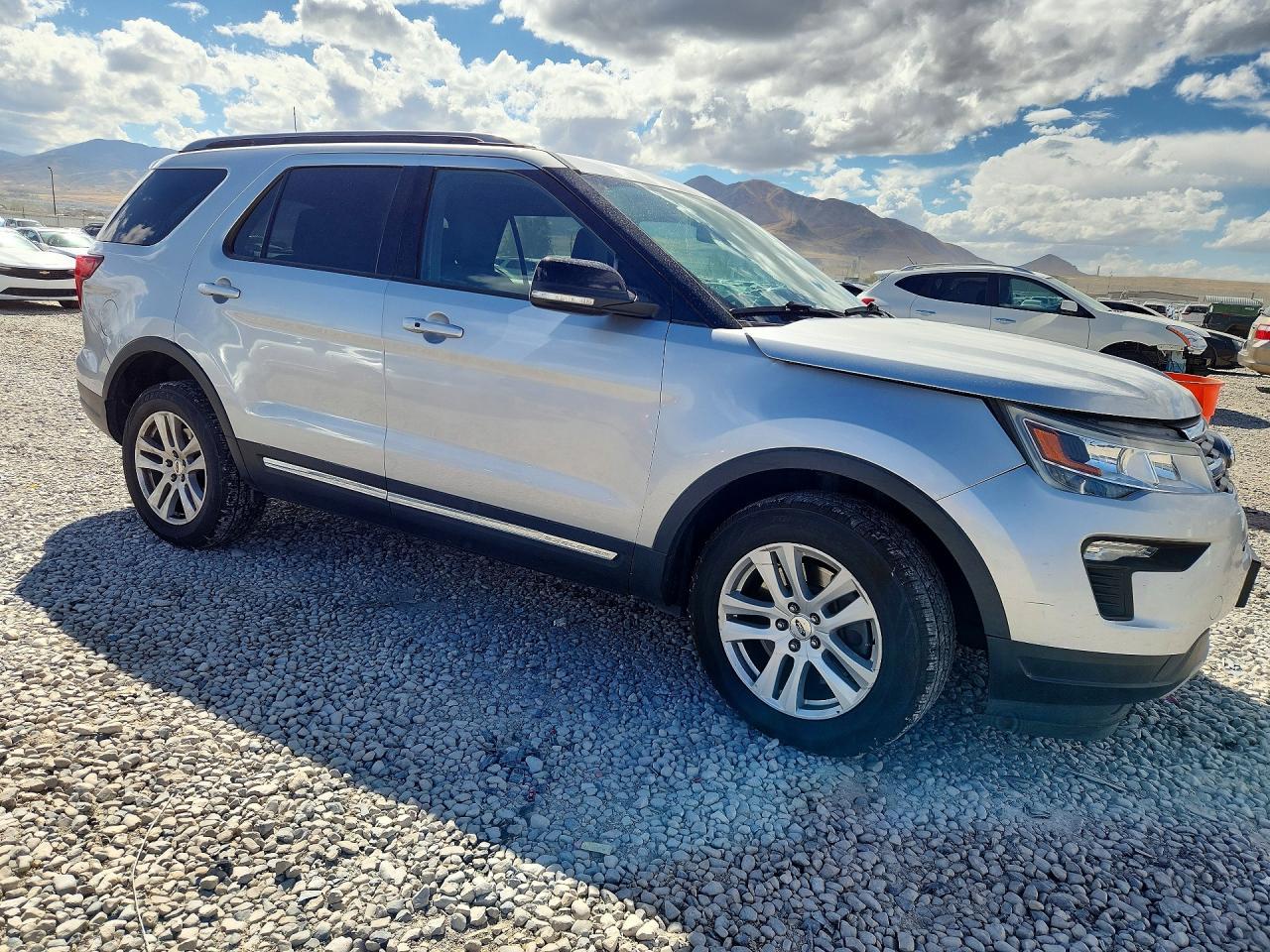 2018 Ford Explorer Xlt - zdjęcie 4