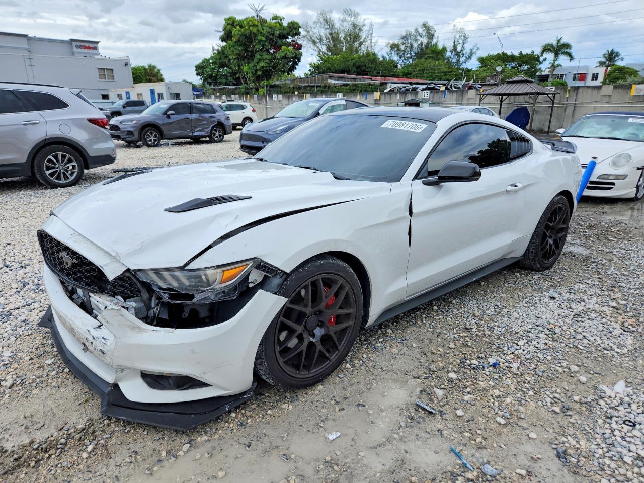 2017 Ford Mustang - zdjęcie główne