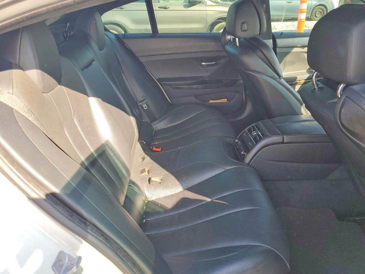 2015 BMW Seria 6 640i - zdjęcie 10