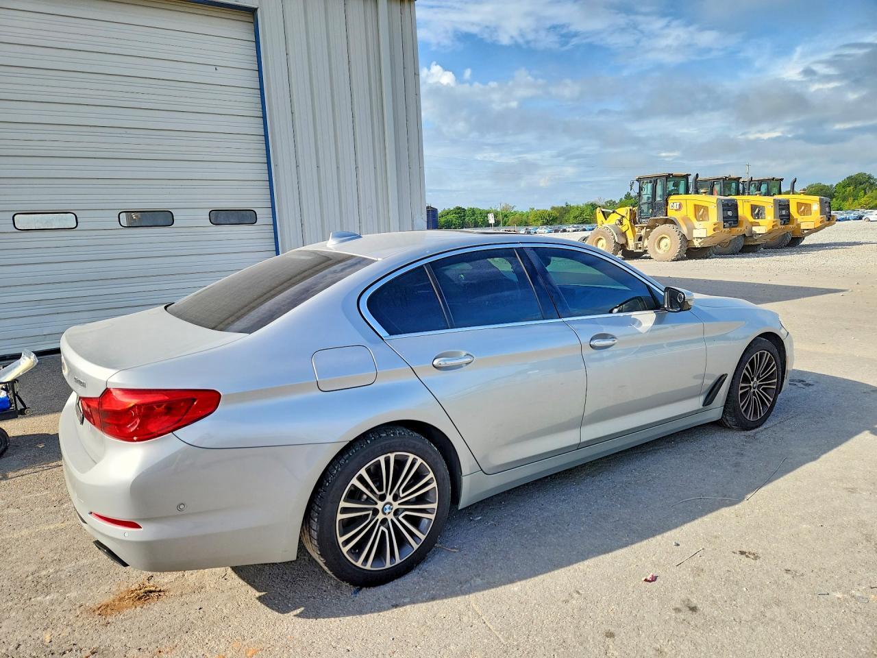 2017 BMW Seria 5 540i - zdjęcie 3