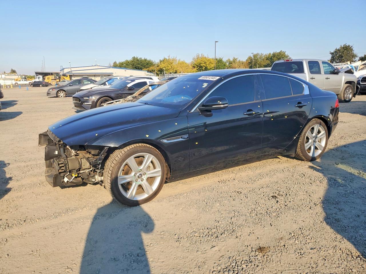 2017 Jaguar Xe Premium - zdjęcie główne