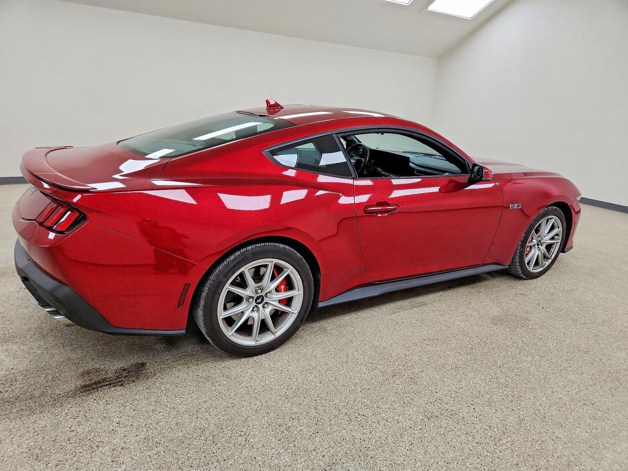 2024 Ford Mustang Gt - zdjęcie 3
