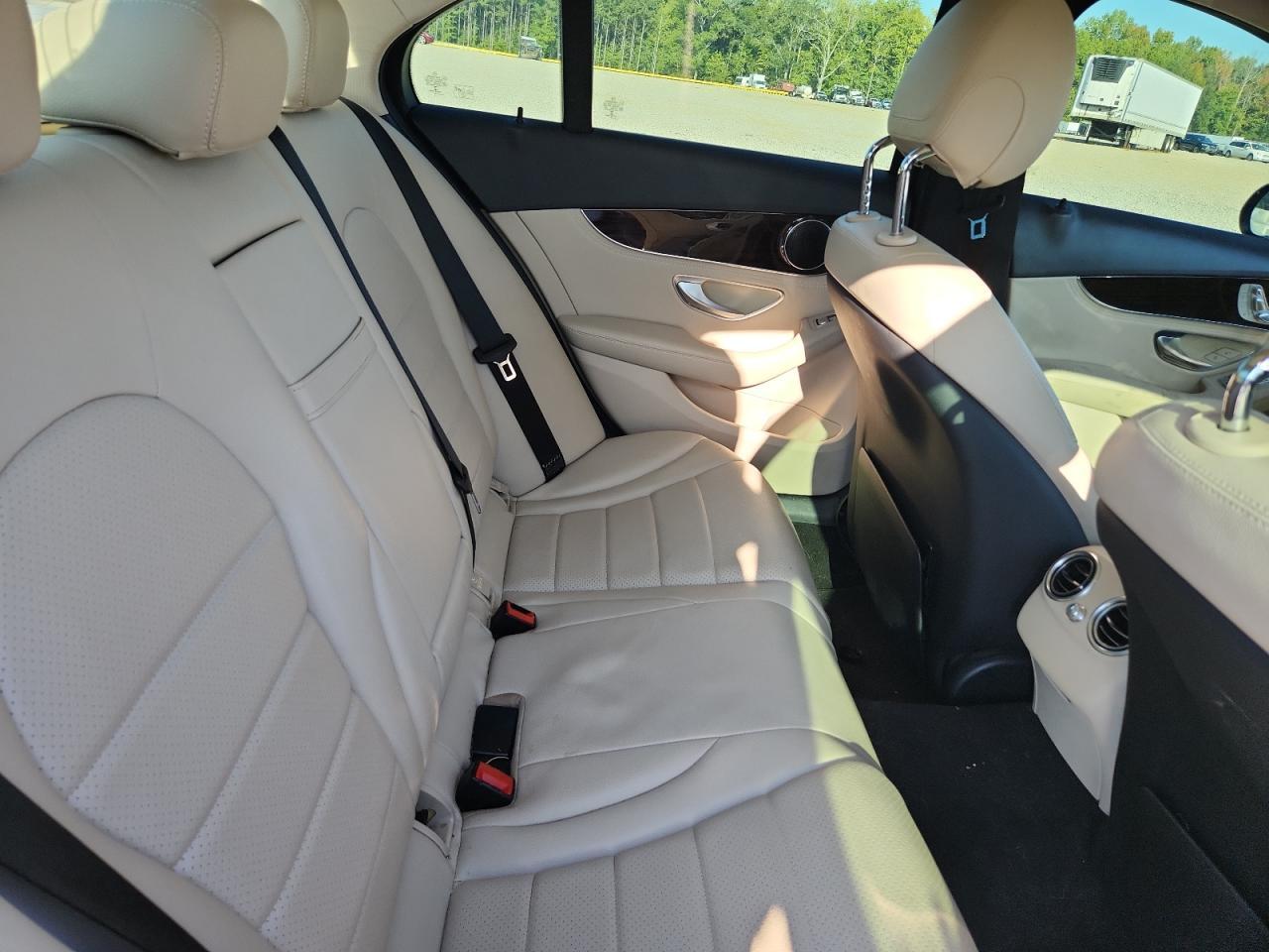 2015 Mercedes-Benz Klasa C - zdjęcie 10
