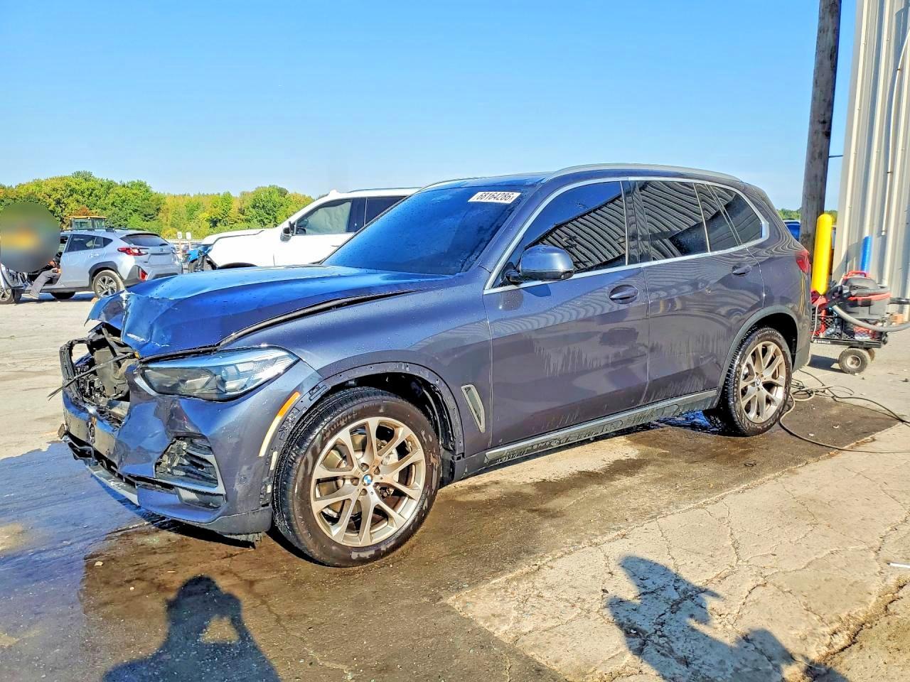 2021 BMW X5 xDrive40I - zdjęcie główne