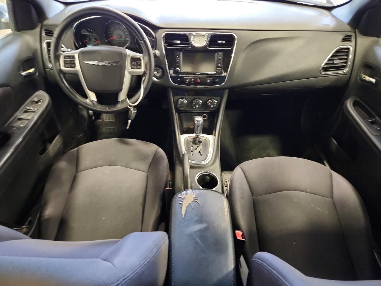 2013 Chrysler 200 Touring - zdjęcie 8