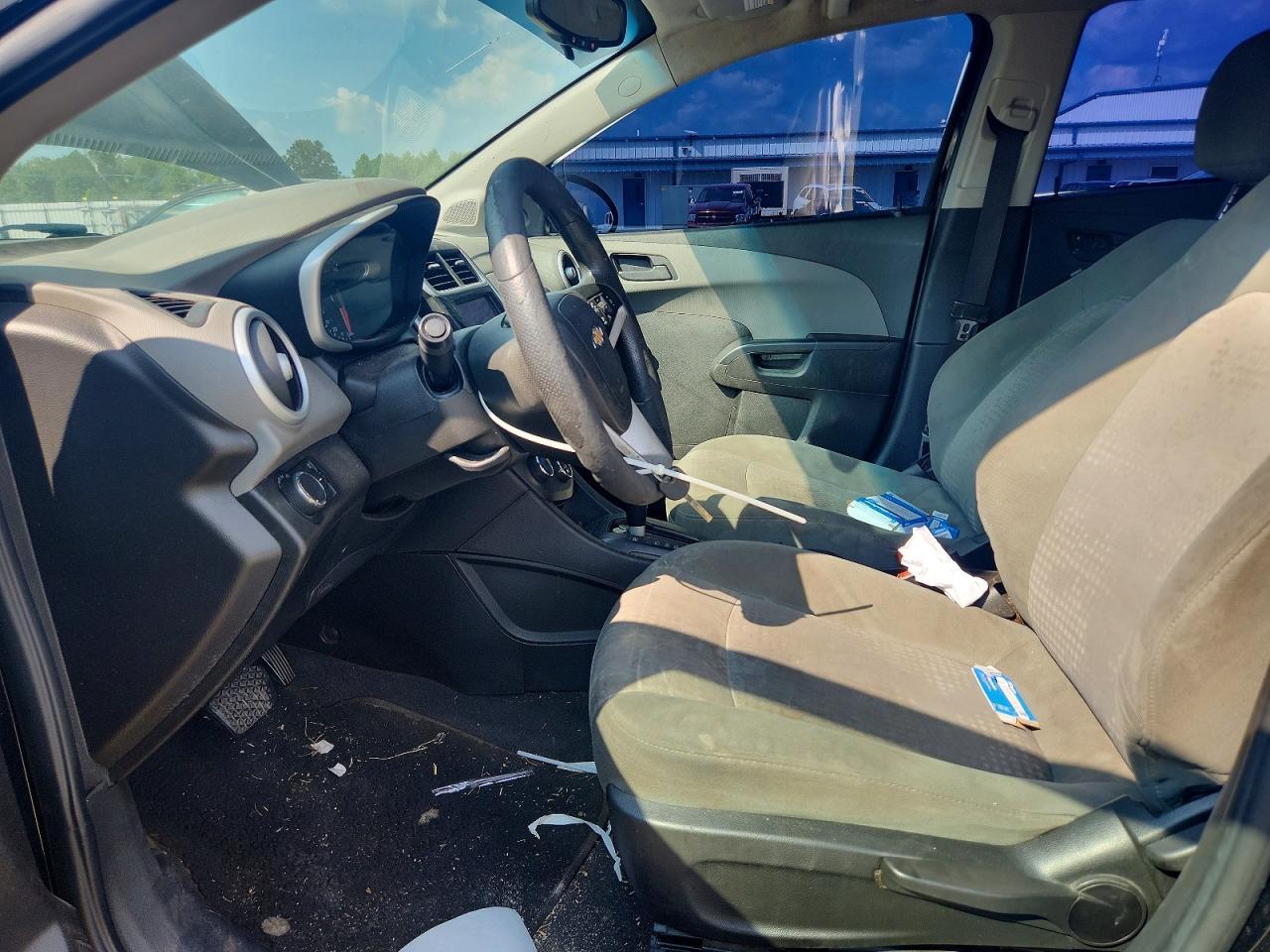 2018 Chevrolet Sonic Ls - zdjęcie 7
