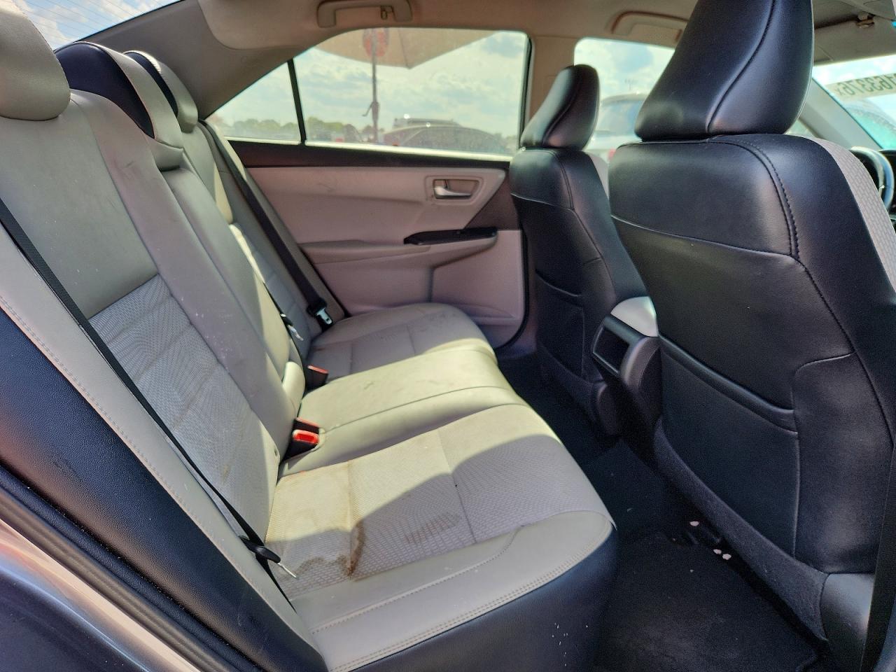 2016 Toyota Camry Se - zdjęcie 10