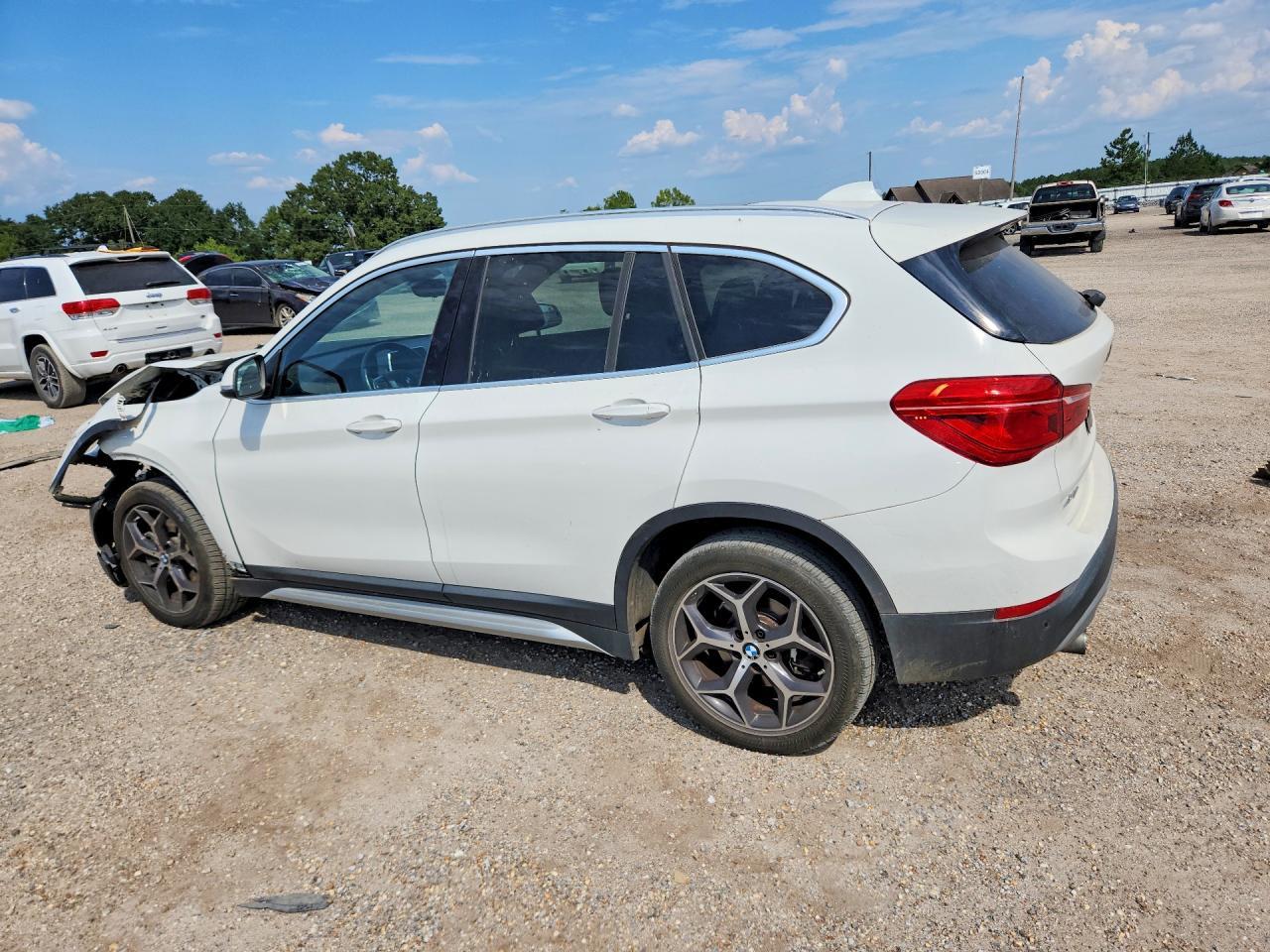 2019 BMW X1 xDrive28I - zdjęcie 2