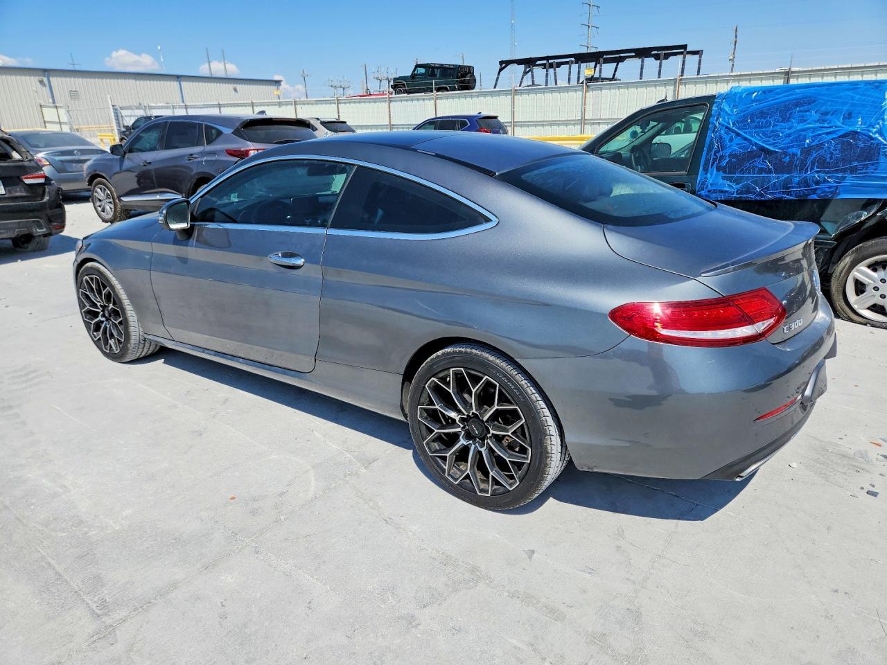 2017 Mercedes-Benz C 300 - zdjęcie 2