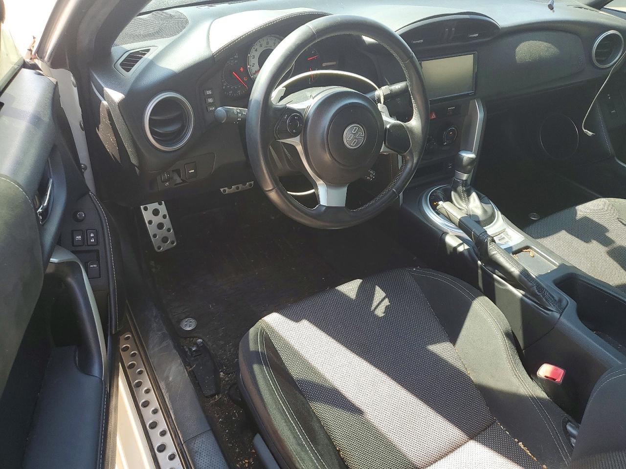 2019 Toyota 86 Base - zdjęcie 8
