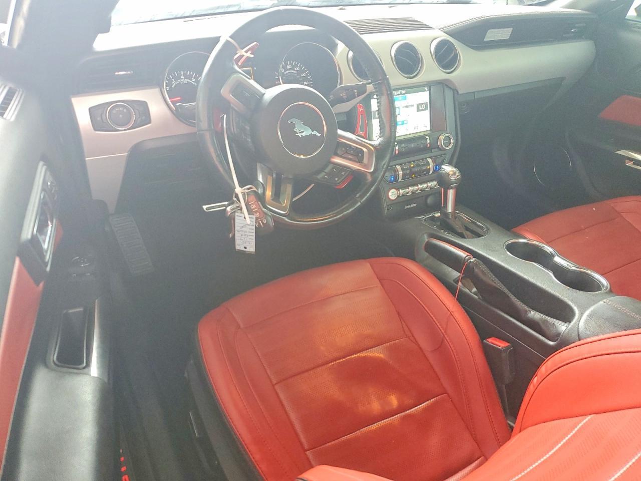 2017 Ford Mustang - zdjęcie 8
