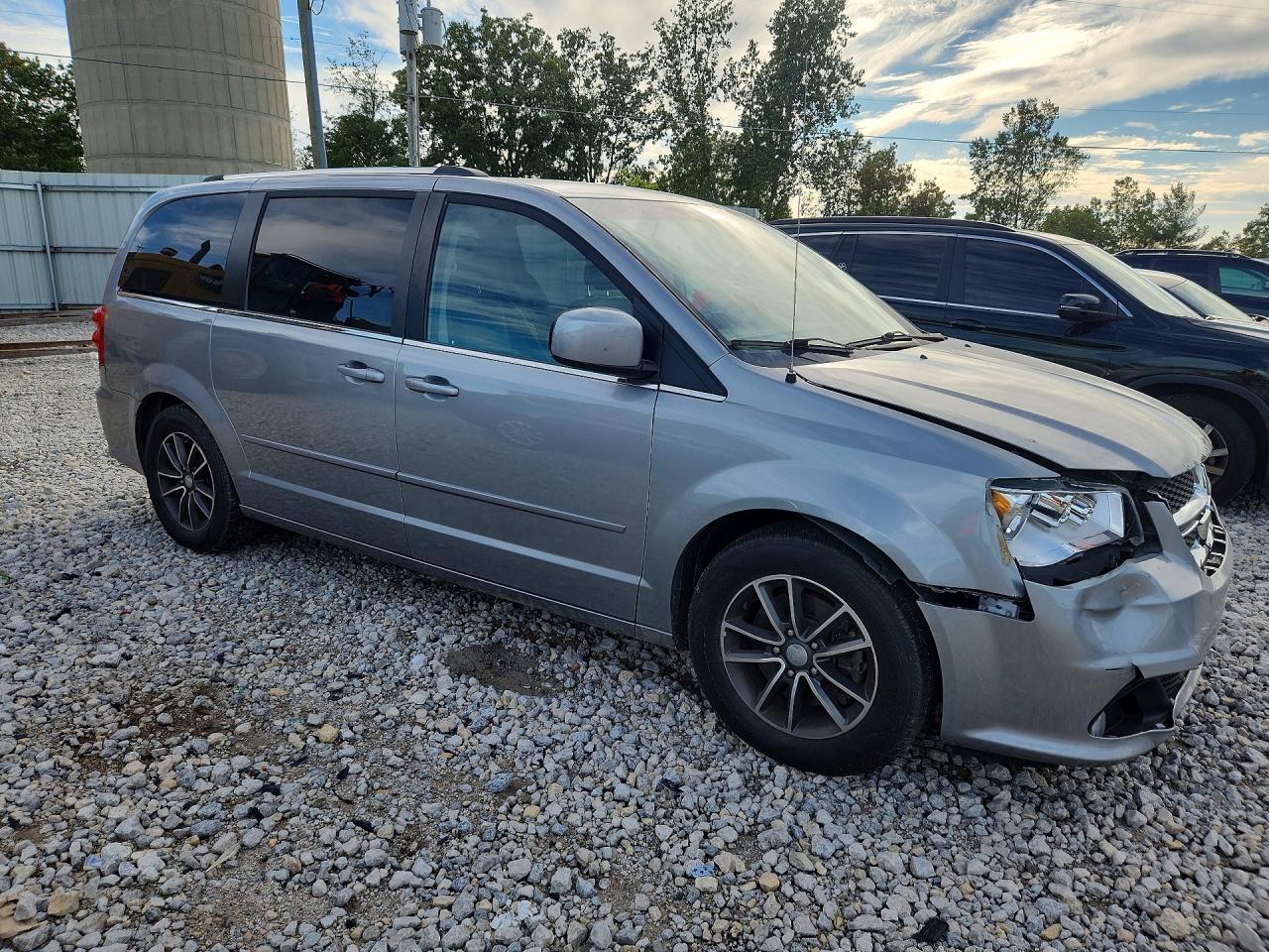 2017 Dodge Grand Caravan Sxt - zdjęcie 4