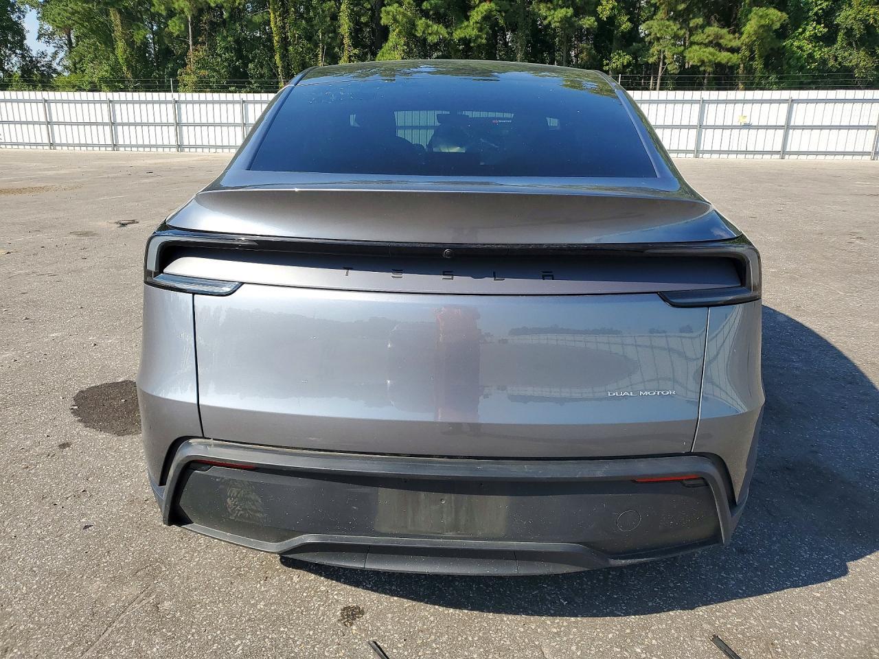 2026 Tesla Model Y - zdjęcie 6