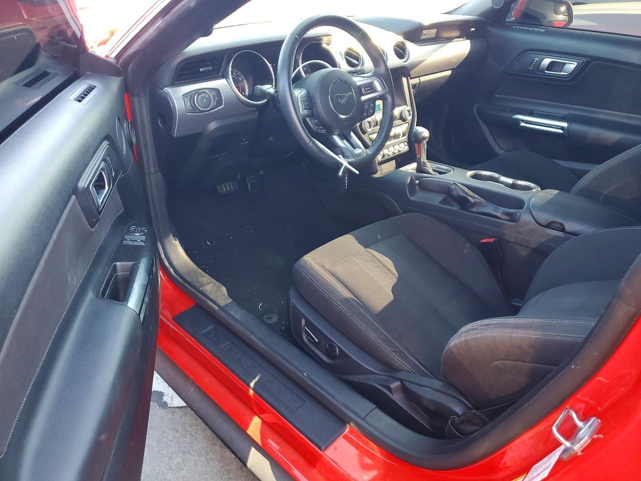 2019 Ford Mustang - zdjęcie 8