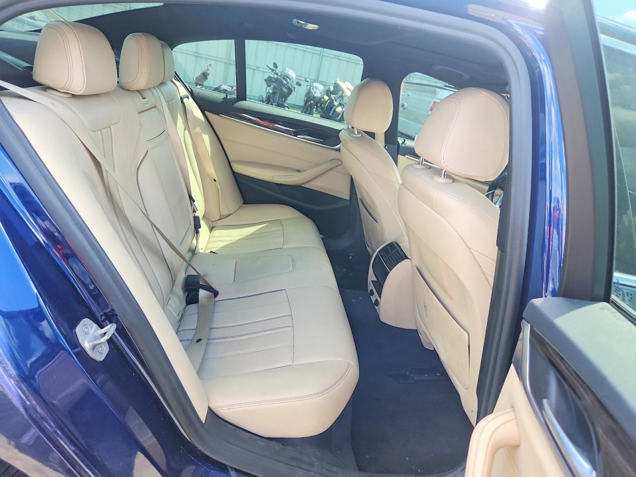 2019 BMW Seria 5 530i - zdjęcie 10