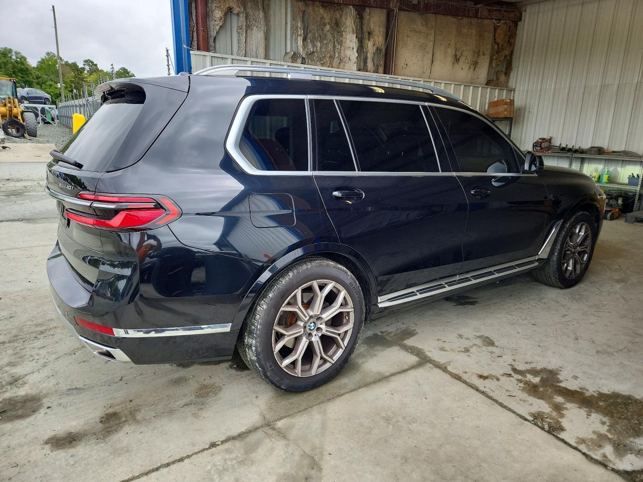 2024 BMW X7 xDrive40I - zdjęcie 3