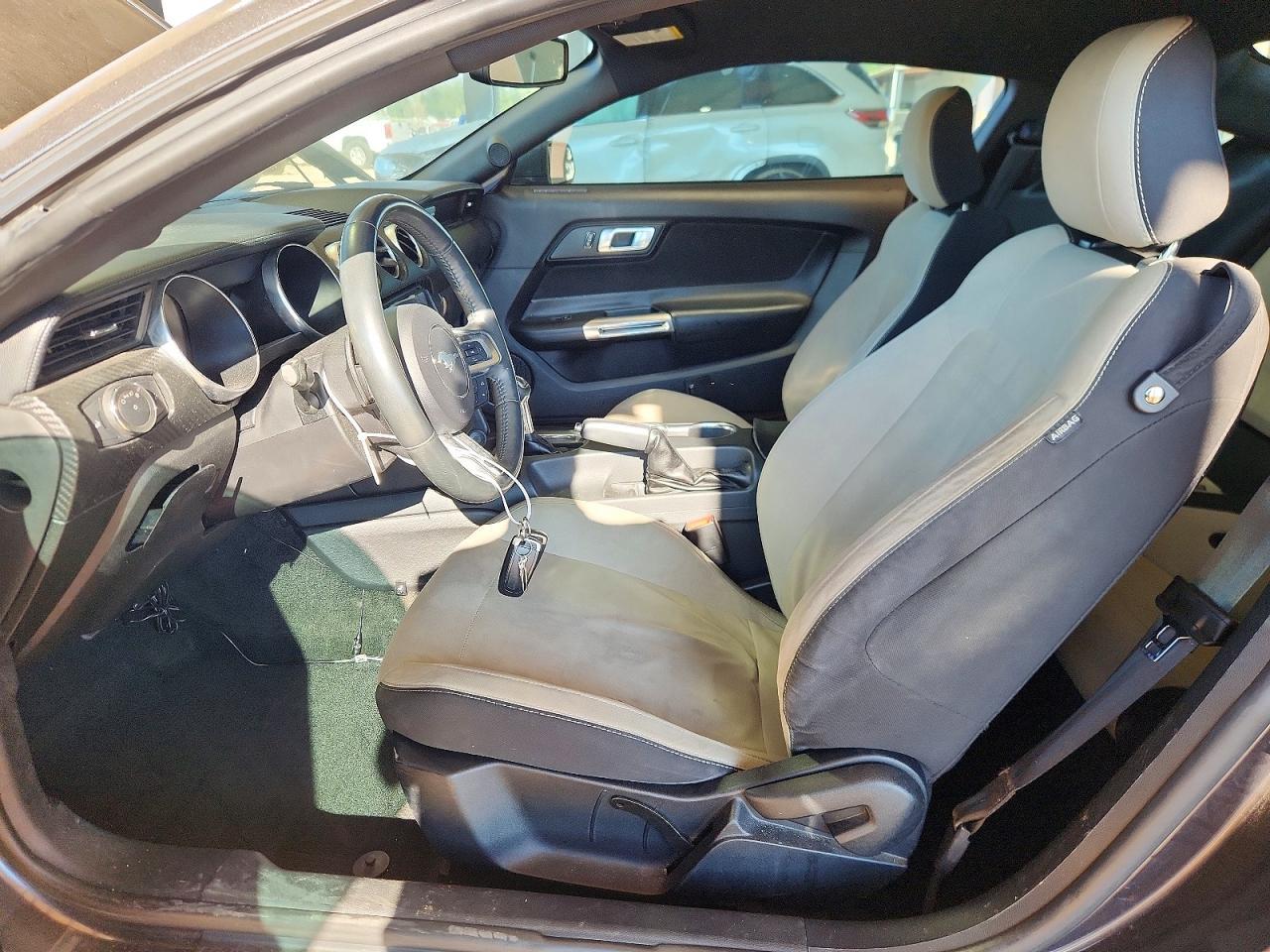 2018 Ford Mustang - zdjęcie 7