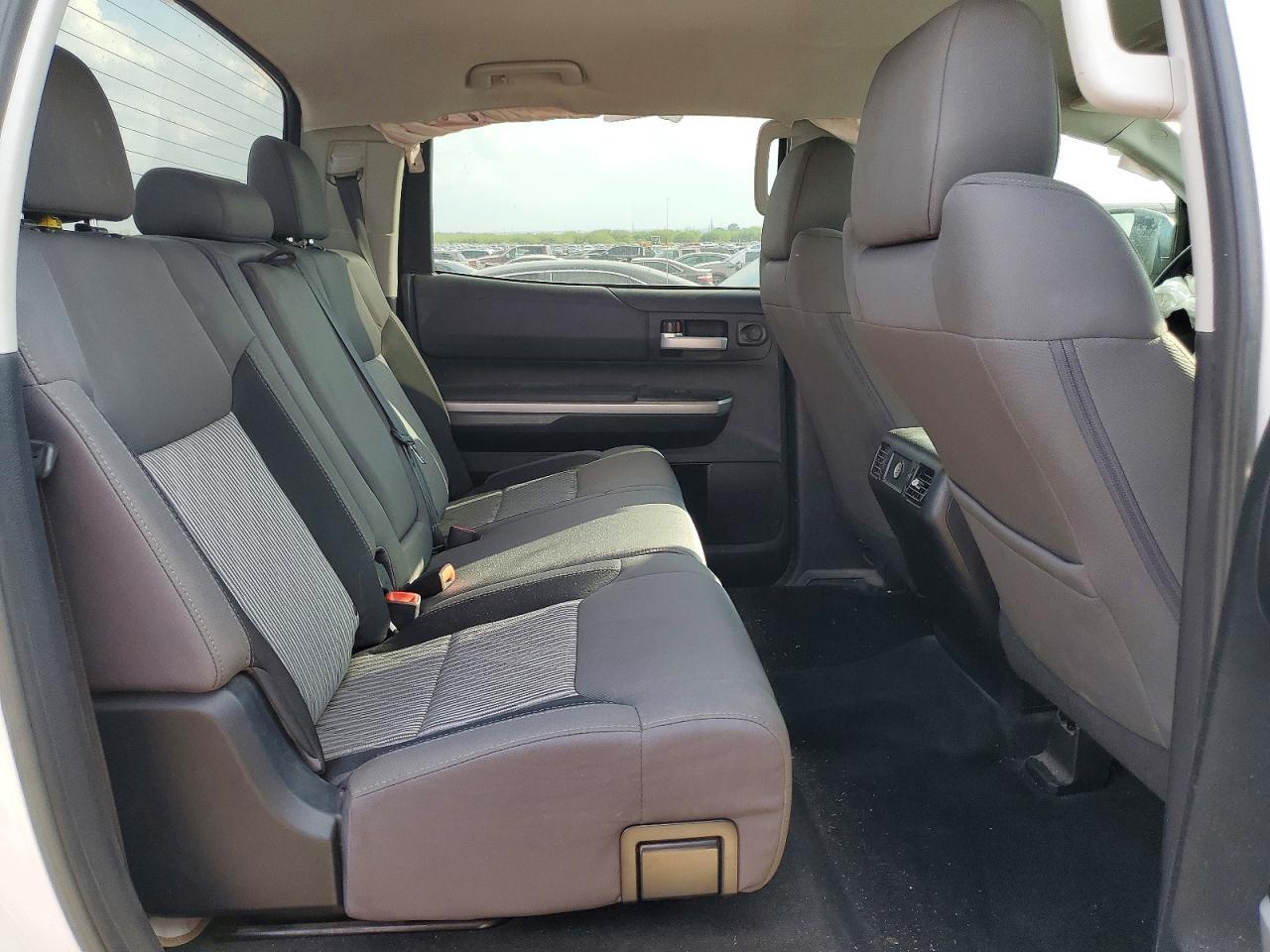 2017 Toyota Tundra Crewmax Sr5 - zdjęcie 10