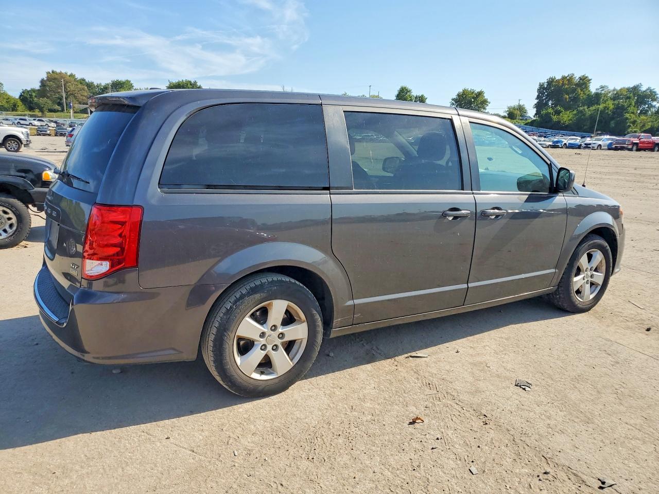 2019 Dodge Grand Caravan Gt - zdjęcie 3