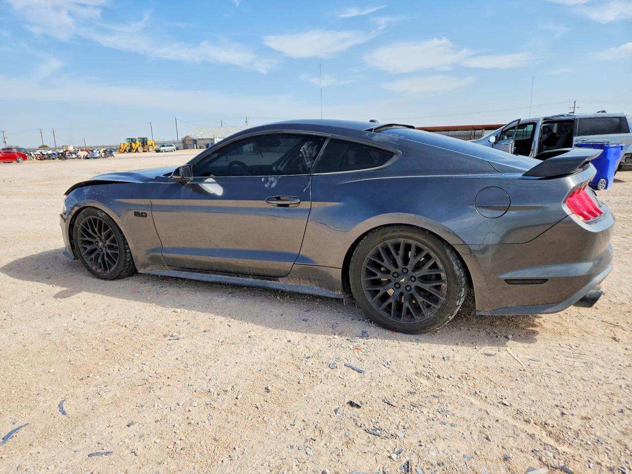 2019 Ford Mustang Gt - zdjęcie 2