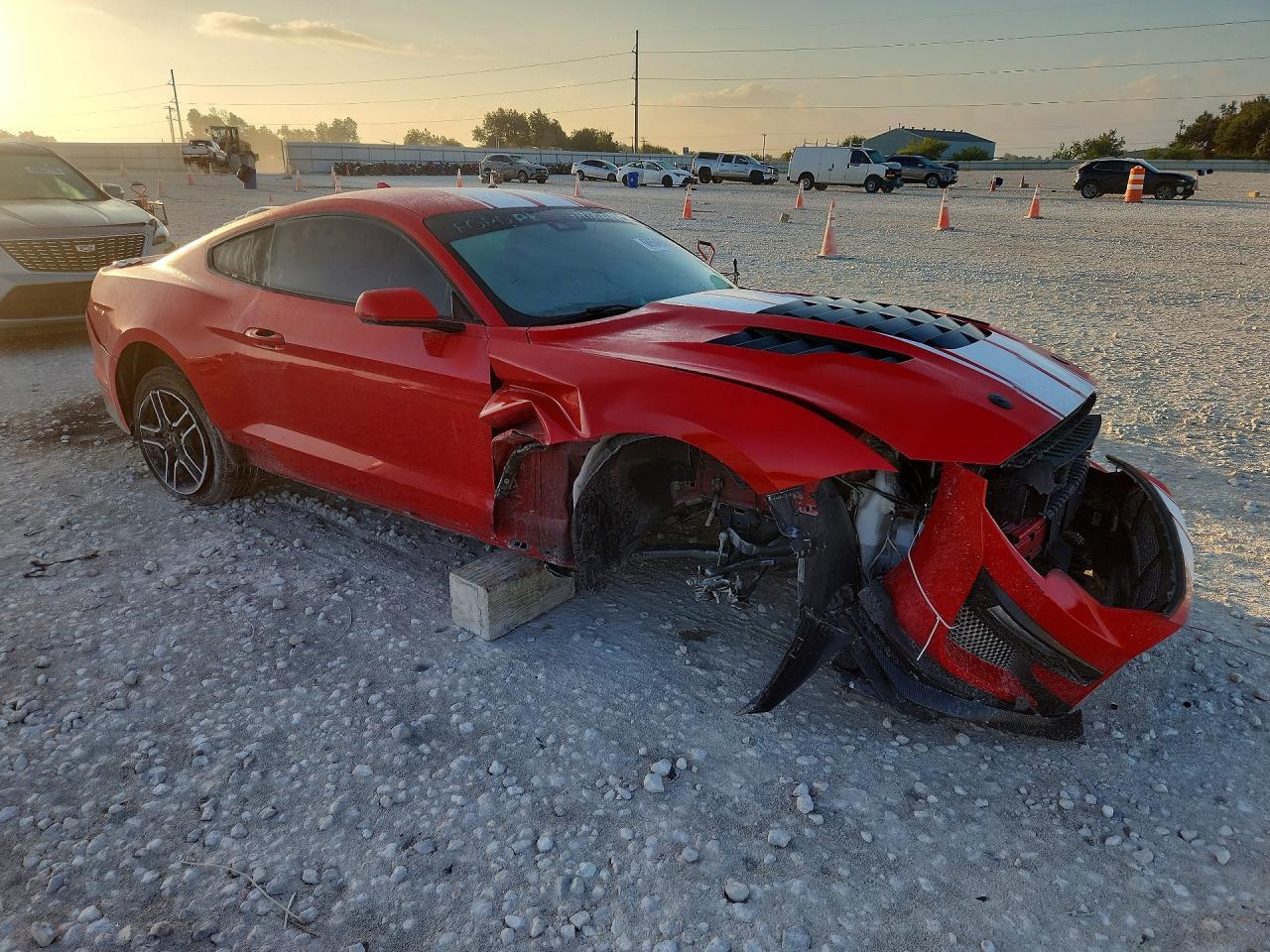 2022 Ford Mustang - zdjęcie 4