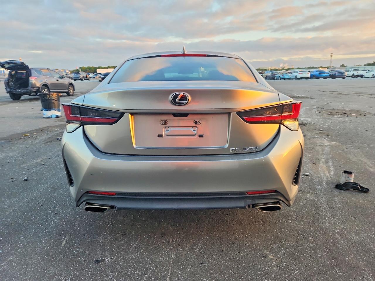2019 Lexus Rc 300 - zdjęcie 6