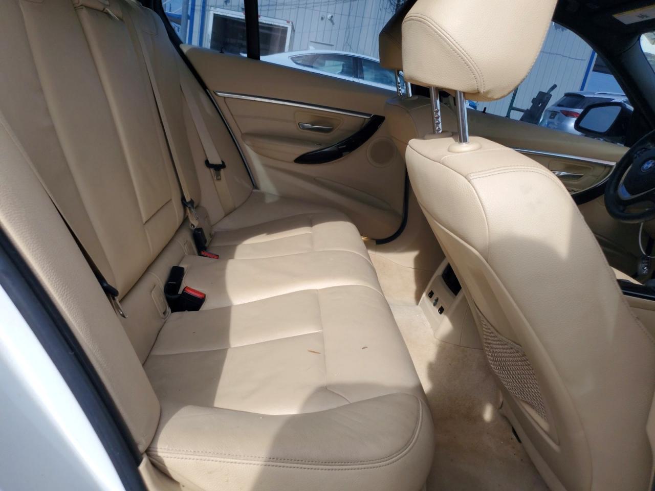 2016 BMW Seria 3 328i - zdjęcie 10