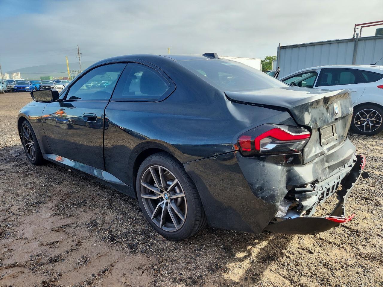 2024 BMW 230I - zdjęcie 2