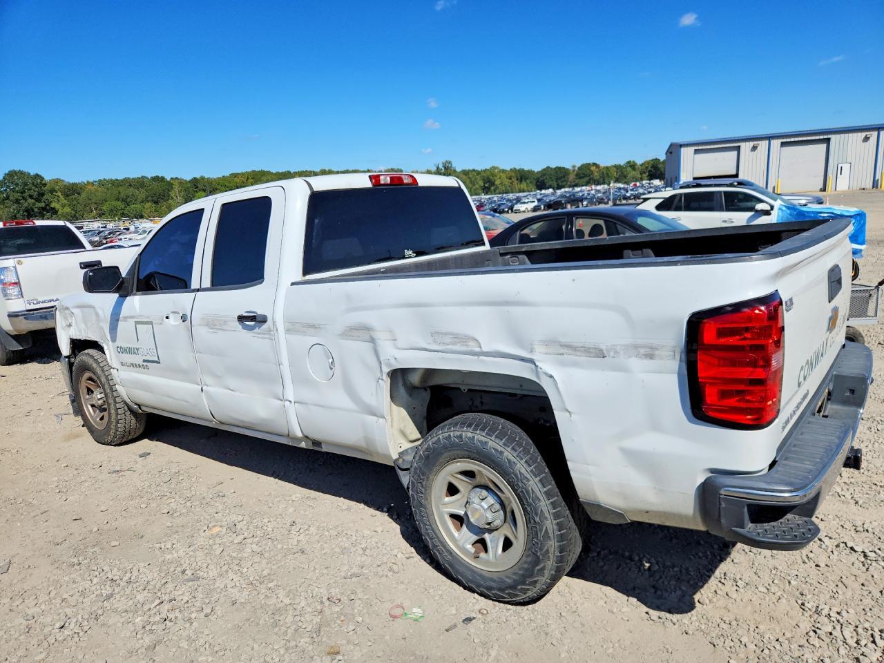 2017 Chevrolet Silverado C1500 - zdjęcie 2