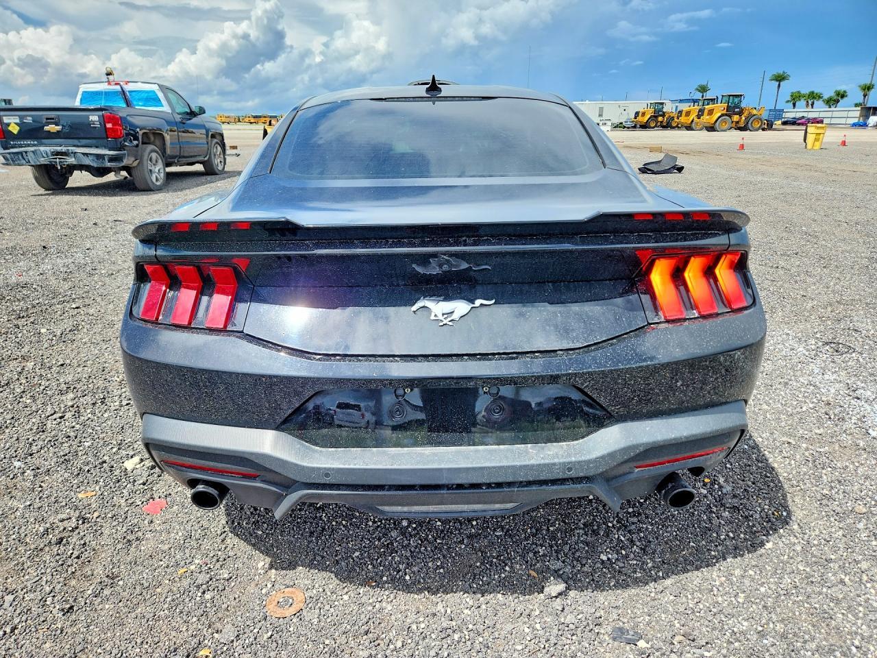 2024 Ford Mustang - zdjęcie 6