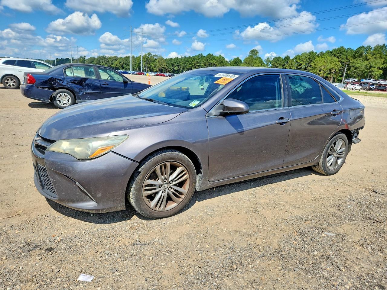 2015 Toyota Camry Se - zdjęcie główne