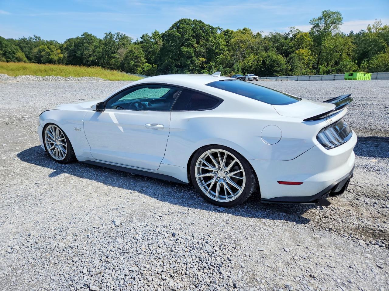 2022 Ford Mustang Gt - zdjęcie 2