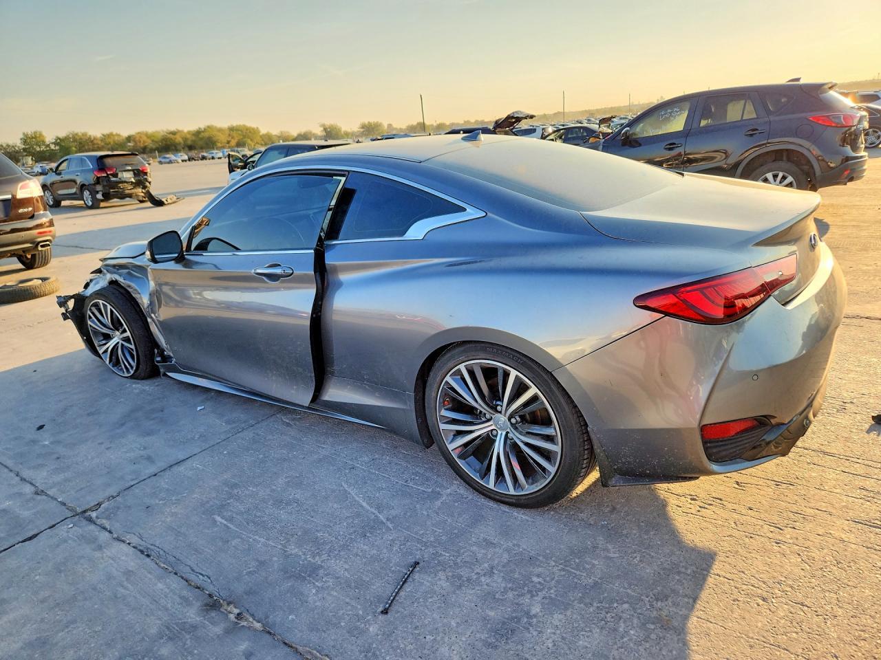 2018 Infiniti Q60 3.0T Luxe - zdjęcie 2