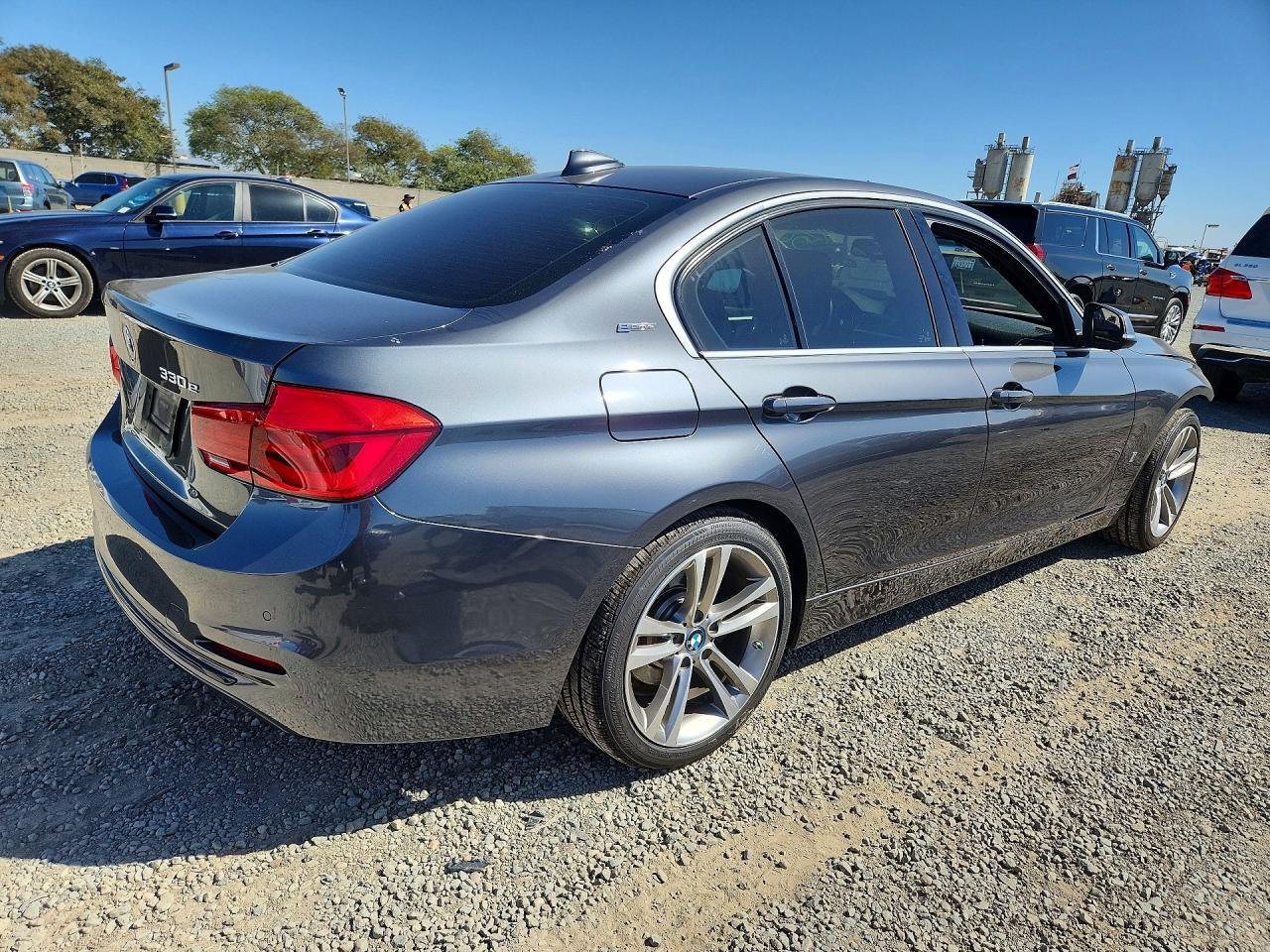 2018 BMW 330E - zdjęcie 3