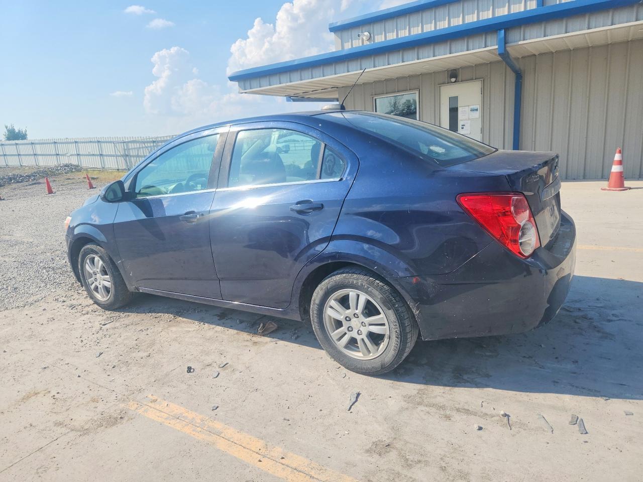 2015 Chevrolet Sonic Lt - zdjęcie 2