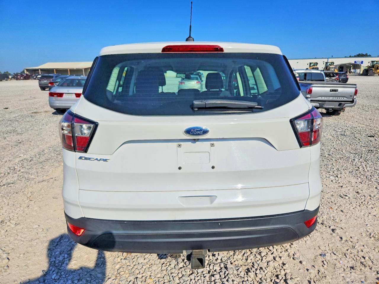 2017 Ford Escape S - zdjęcie 6