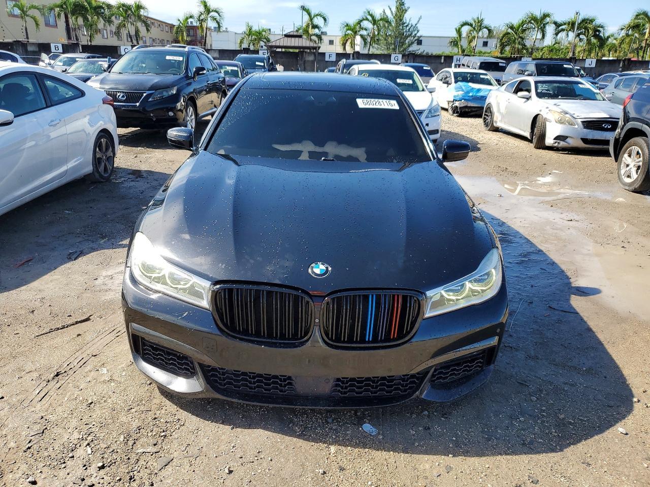 2016 BMW 750 I - zdjęcie 5