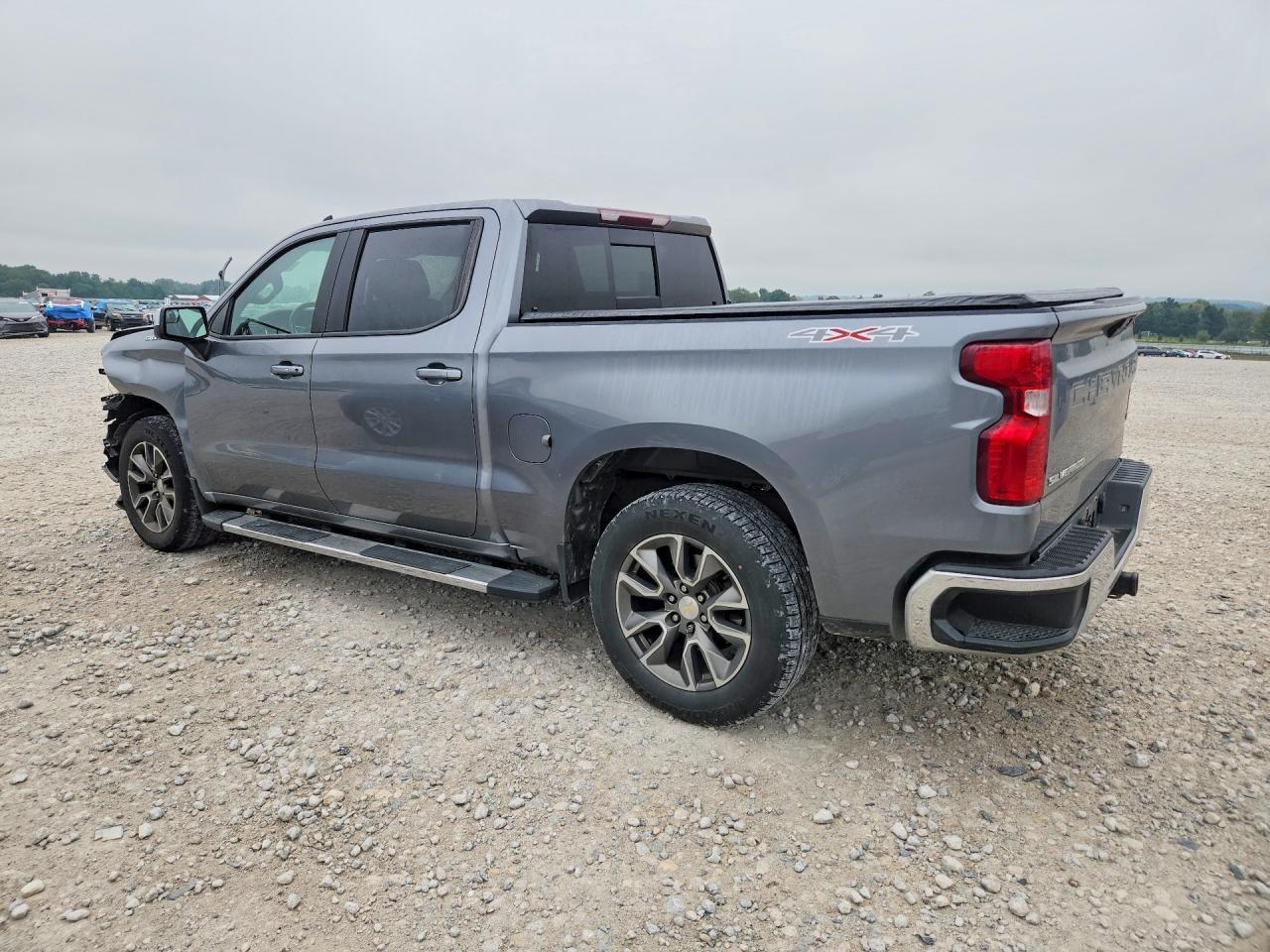 2021 Chevrolet Silverado K1500 Lt - zdjęcie 2