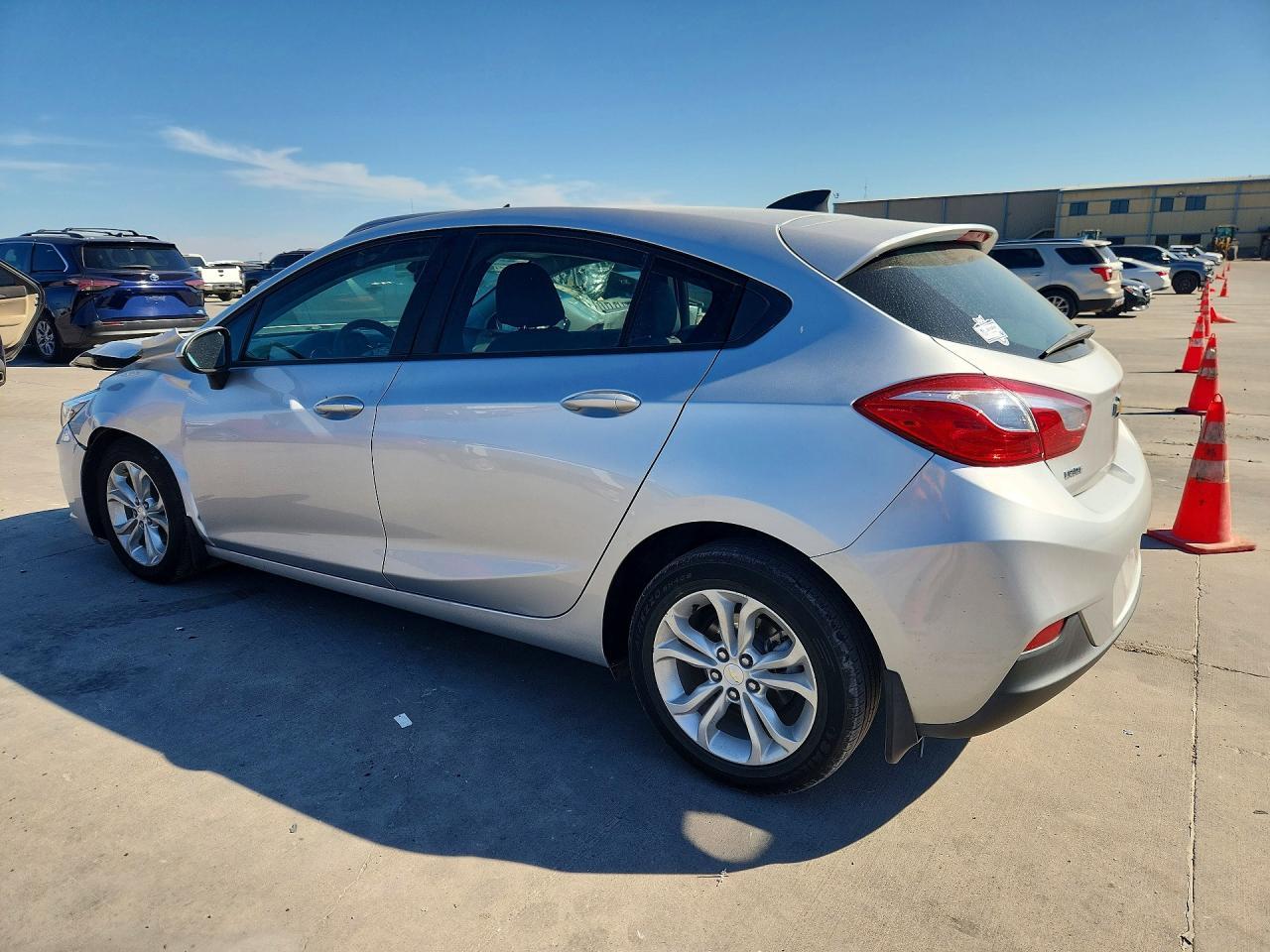 2019 Chevrolet Cruze Ls - zdjęcie 2