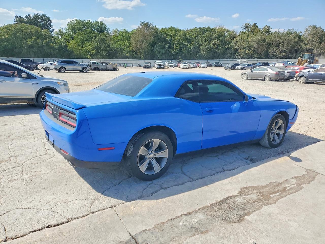 2022 Dodge Challenger Sxt - zdjęcie 3