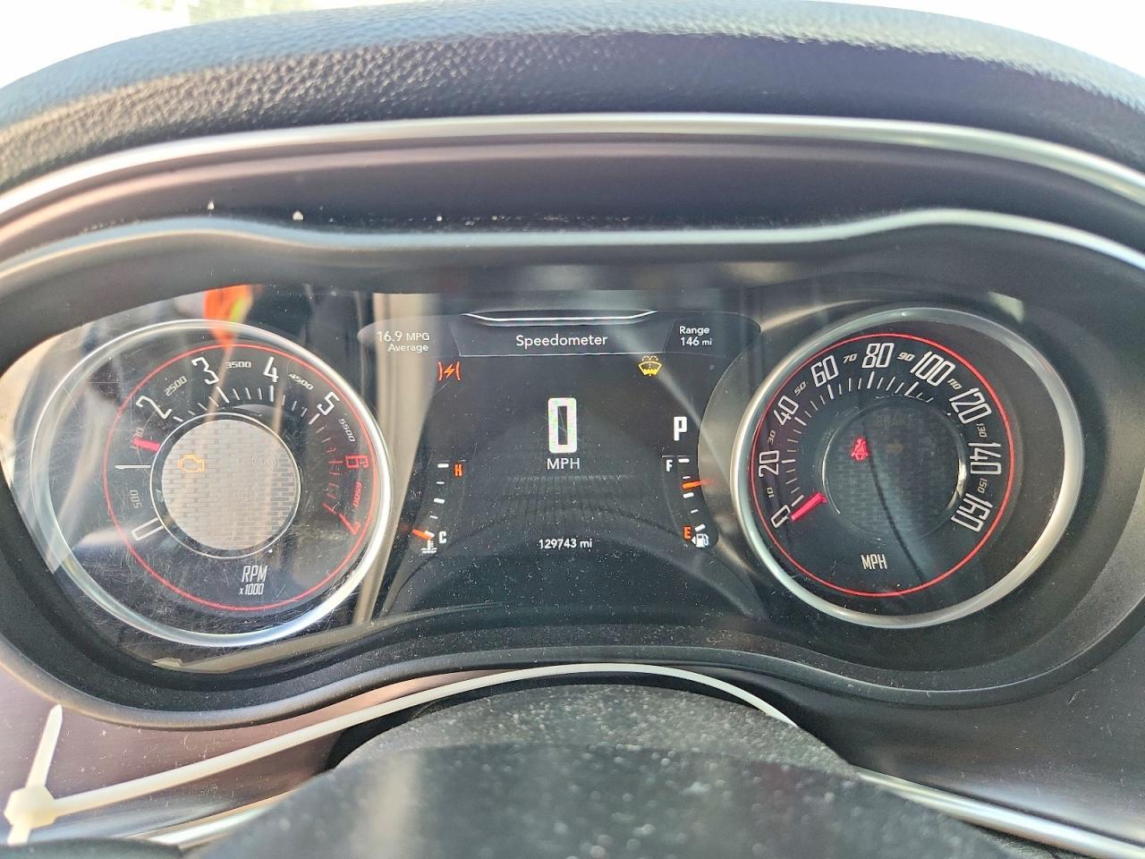 2017 Dodge Challenger - zdjęcie 9