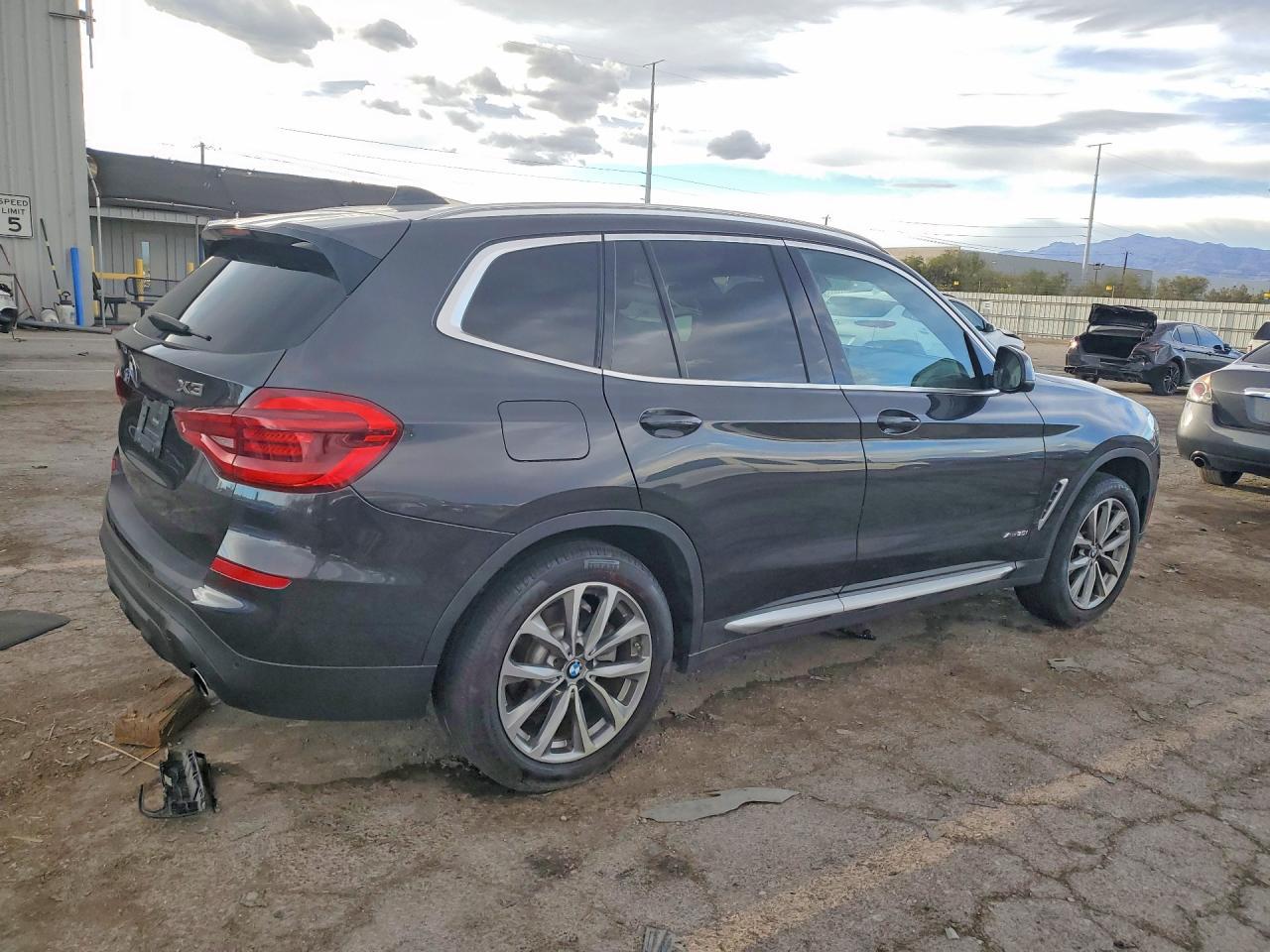2018 BMW X3 xDrive30I - zdjęcie 3