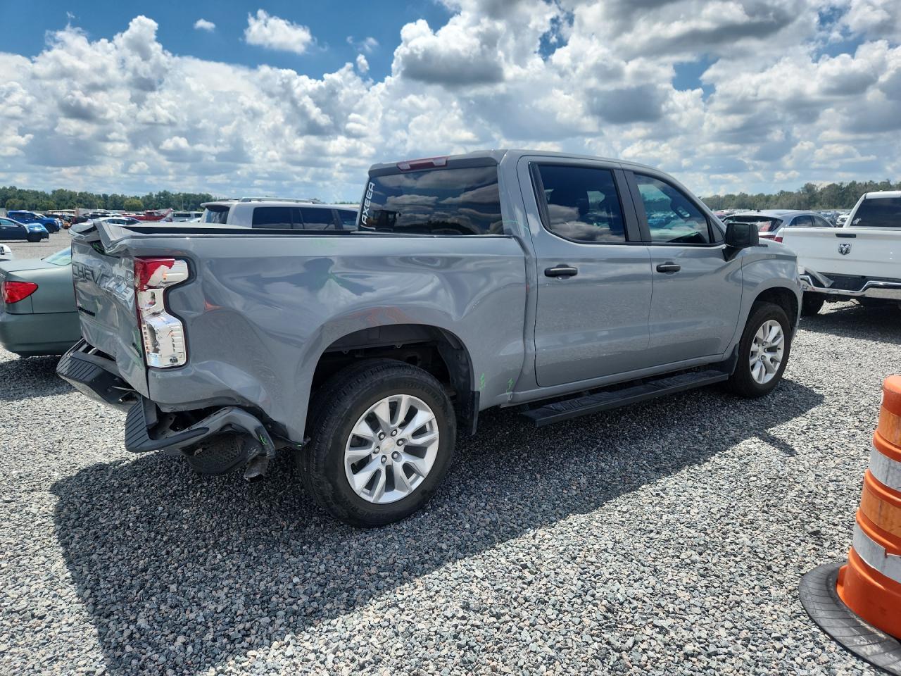 2024 Chevrolet Silverado C1500 Custom - zdjęcie 3