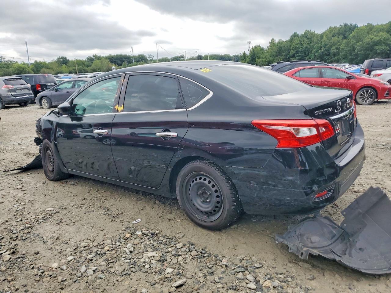 2018 Nissan Sentra S - zdjęcie 2