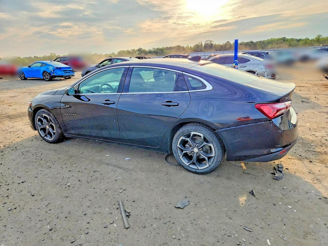 2022 Chevrolet Malibu Lt - zdjęcie 2