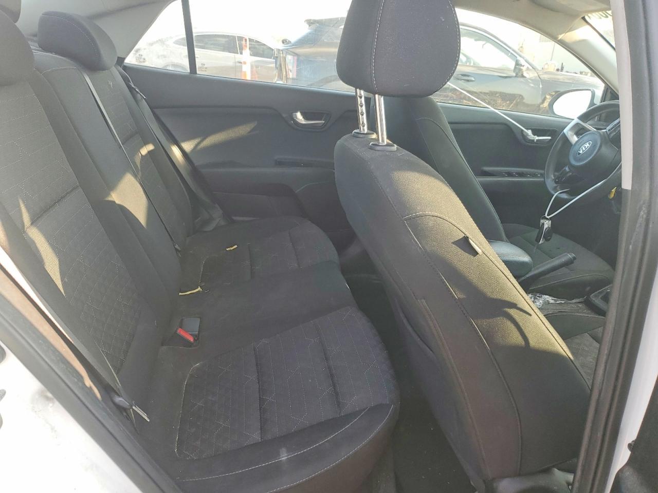 2019 Kia Rio S - zdjęcie 10