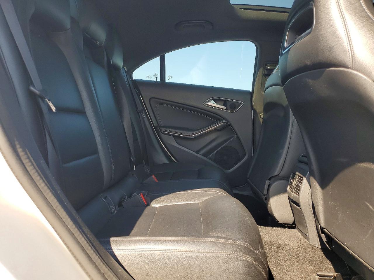 2014 Mercedes-Benz Cla 250 4Matic - zdjęcie 10