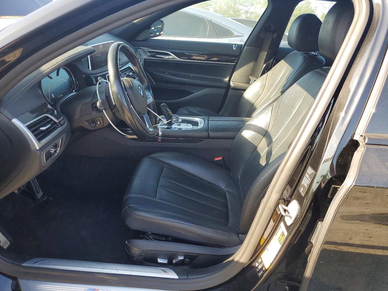 2019 BMW Seria 7 740i - zdjęcie 7
